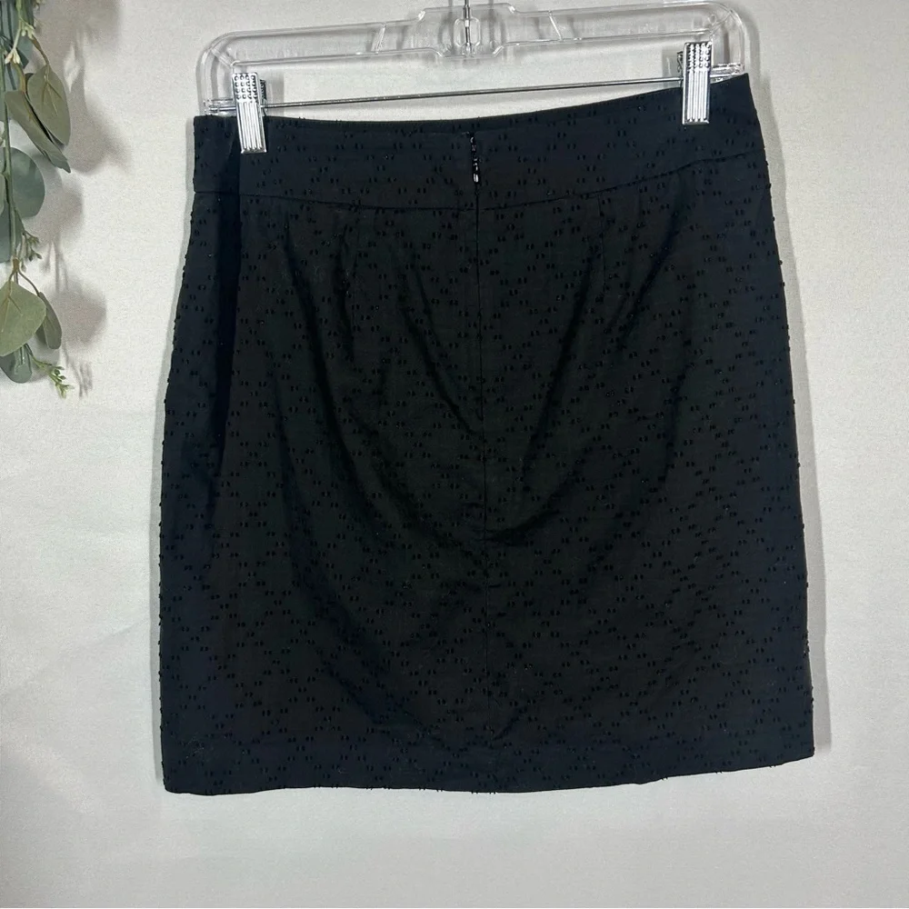 LOFT | 100% Cotton Textured Mini Skirt Black Women’s Size 2